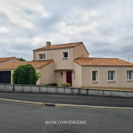 Prázdninový dům Chez Caco Maison Lumineuse Avec Jardin Proche Du Puy Dufou *