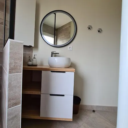 Prázdninový dům Chez Caco Maison Lumineuse Avec Jardin Proche Du Puy Dufou *