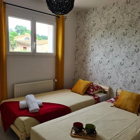 Prázdninový dům Chez Caco Maison Lumineuse Avec Jardin Proche Du Puy Dufou