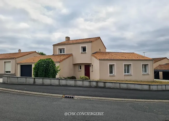 Hébergement de vacances Chez Caco Maison Lumineuse Avec Jardin Proche Du Puy Dufou *