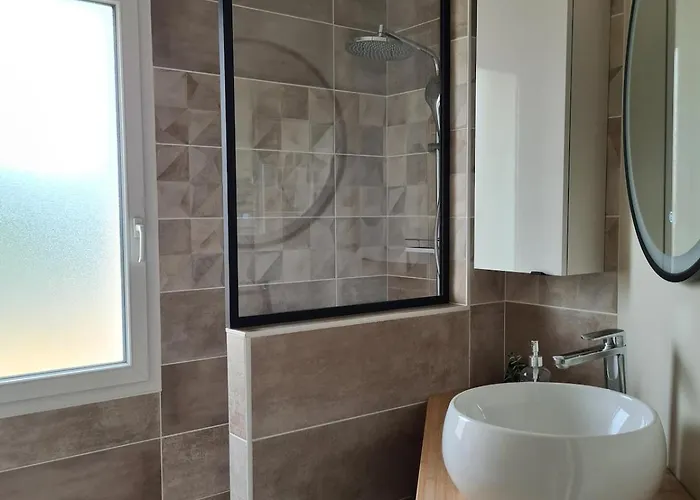 Chez Caco Maison Lumineuse Avec Jardin Proche Du Puy Dufou Hébergement de vacances *